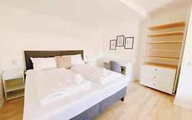 Contactless Self-Check-In - Stayhere Central City Studio 14